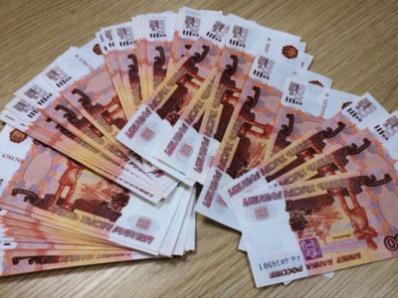 Иностранные граждане сбыли в Челябинске фальшивые деньги
