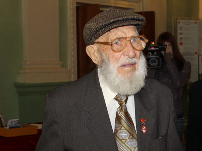 Старейший житель Копейска 102-летний Отто Фишер госпитализирован