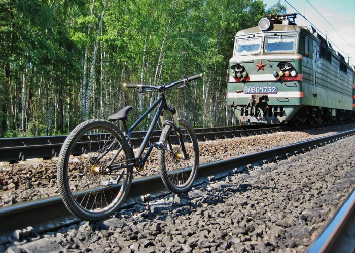 Грузовой поезд насмерть сбил велосипедиста из Копейска