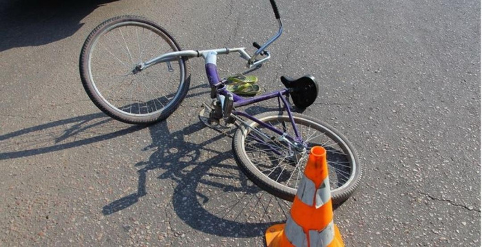 В Копейске велосипедист травмировался, врезавшись в автомобиль