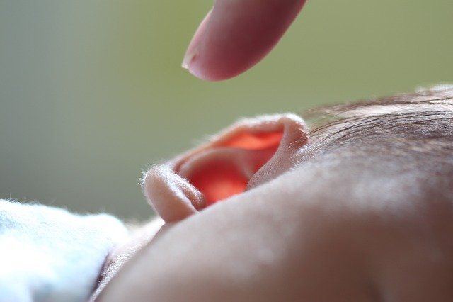 Ученые призвали обращать внимание на шум в ушах: он может быть симптомом коронавируса