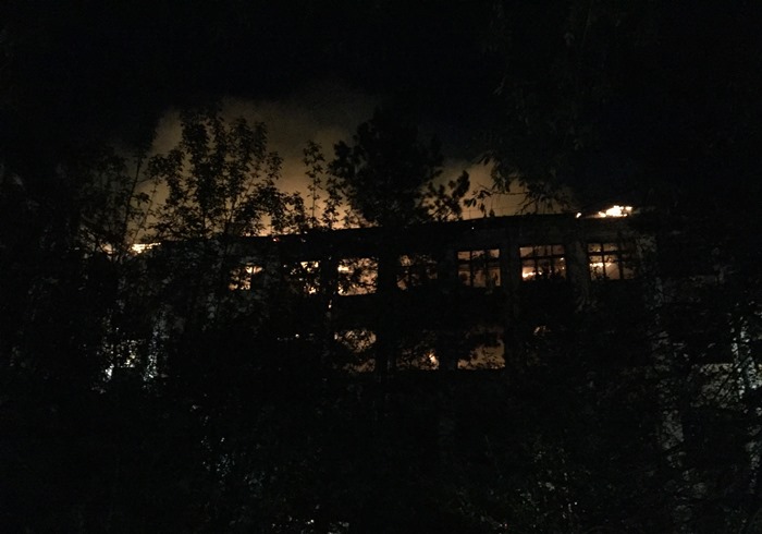 Крупный пожар произошел в Копейске минувшей ночью