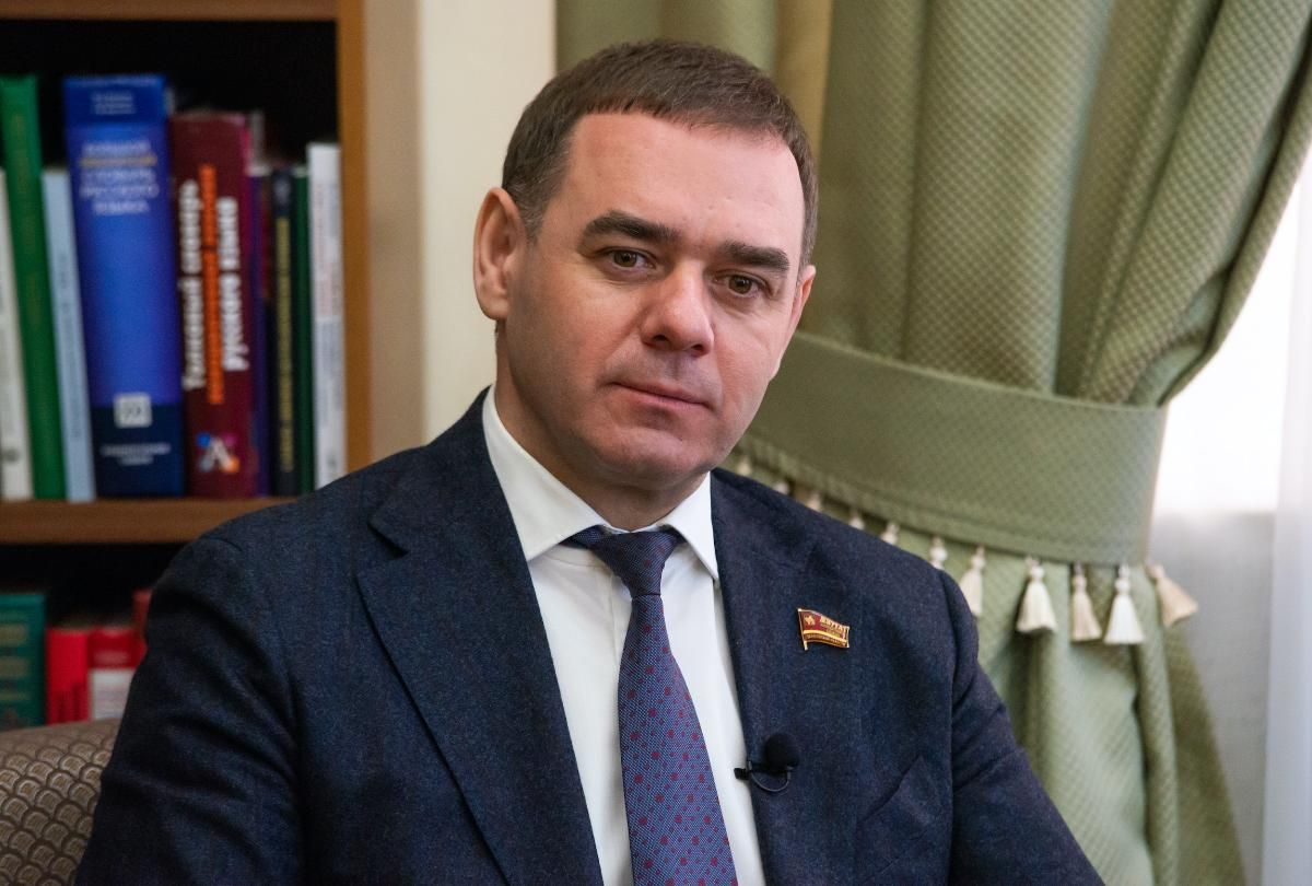 Председатель Законодательного Собрания Александр Лазарев поздравил работников культуры