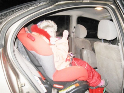 Не все родители-водители Копейска установили в своих авто детское кресло