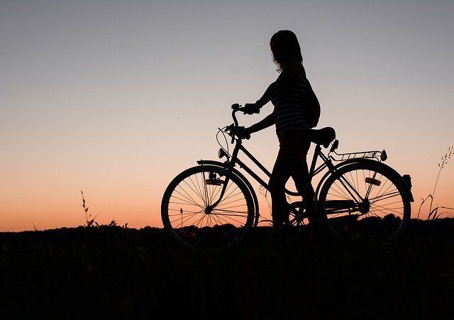 26-летняя девушка из Челябинска украла велосипед у копейчанки