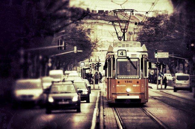 В Челябинск привезли новые трамвайные вагоны
