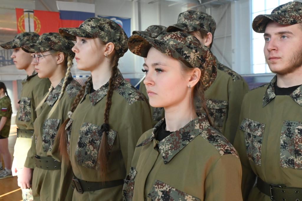 Копейские студенты на время стали воинами