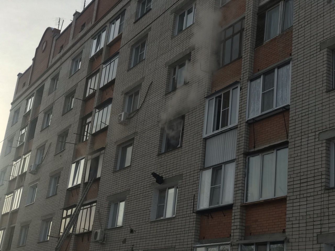 Пожар в Копейске: эвакуировали жителей многоквартирного дома