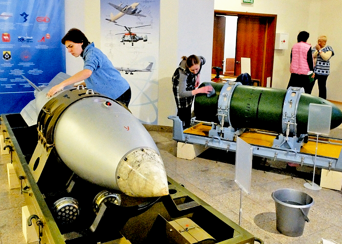Атомные бомбы и первый челябинский трактор, чем еще удивят южноуральцы гостей Российско-Казахстанского форума?