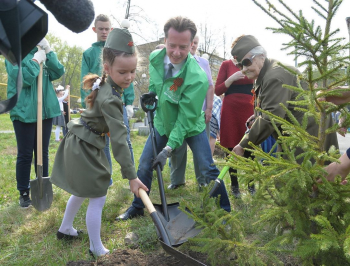 В Челябинске стартовала Всероссийская акция по высадке деревьев