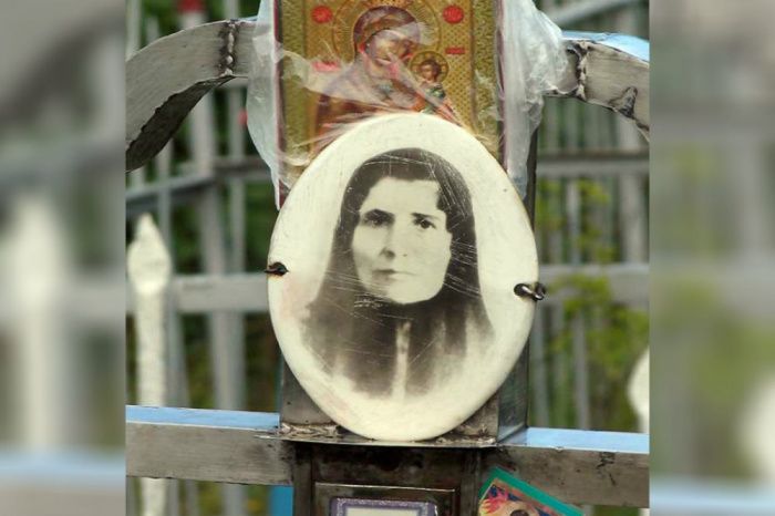 Верующие дежурят на кладбище и не дают эксгумировать останки Дунюшки Чудиновской
