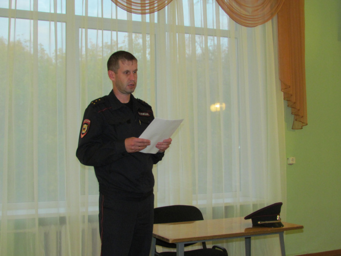 Участковый уполномоченный полиции отчитался о работе перед жителями Бажово