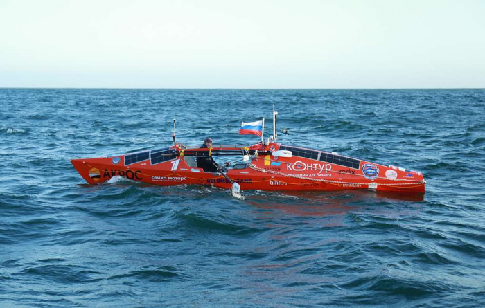 Лодка Федора Конюхова пережила 12-балльный шторм, но все же перевернулась 