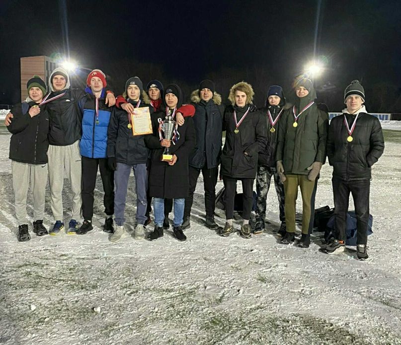 В Копейске завершился открытый турнир по футболу «Ночная футбольная лига» среди мужских команд
