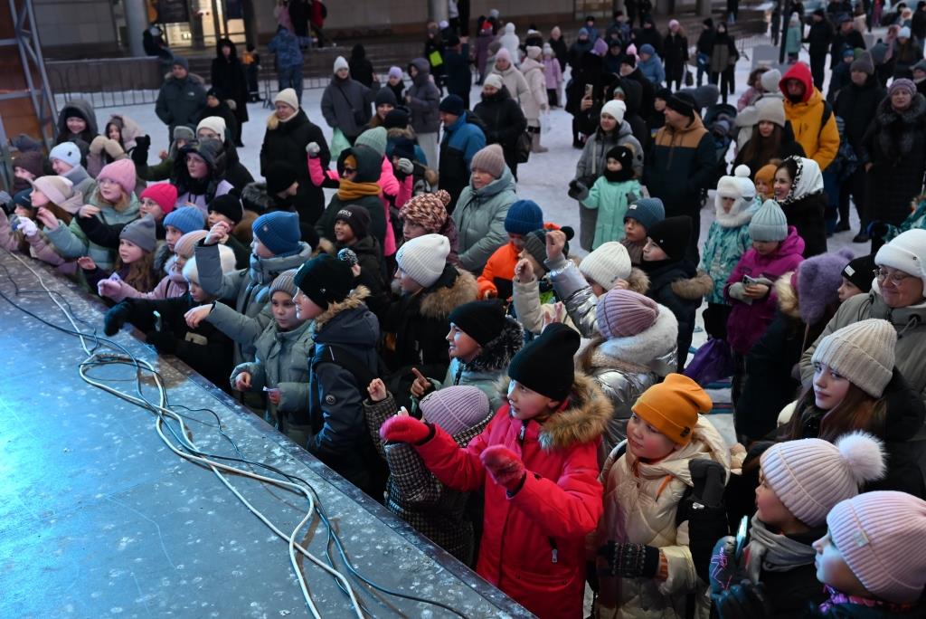 В Копейске торжественно открыли ледовый городок