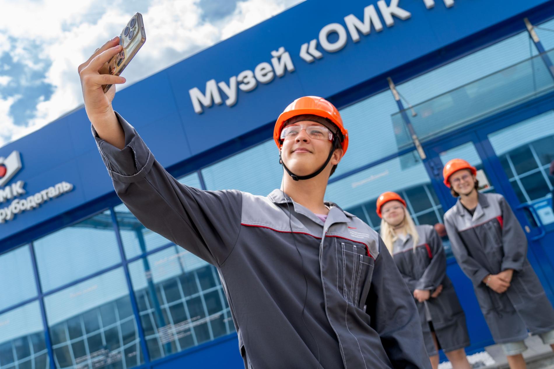 Челябинский завод помог открыть инженерный класс в школе Новосинеглазово