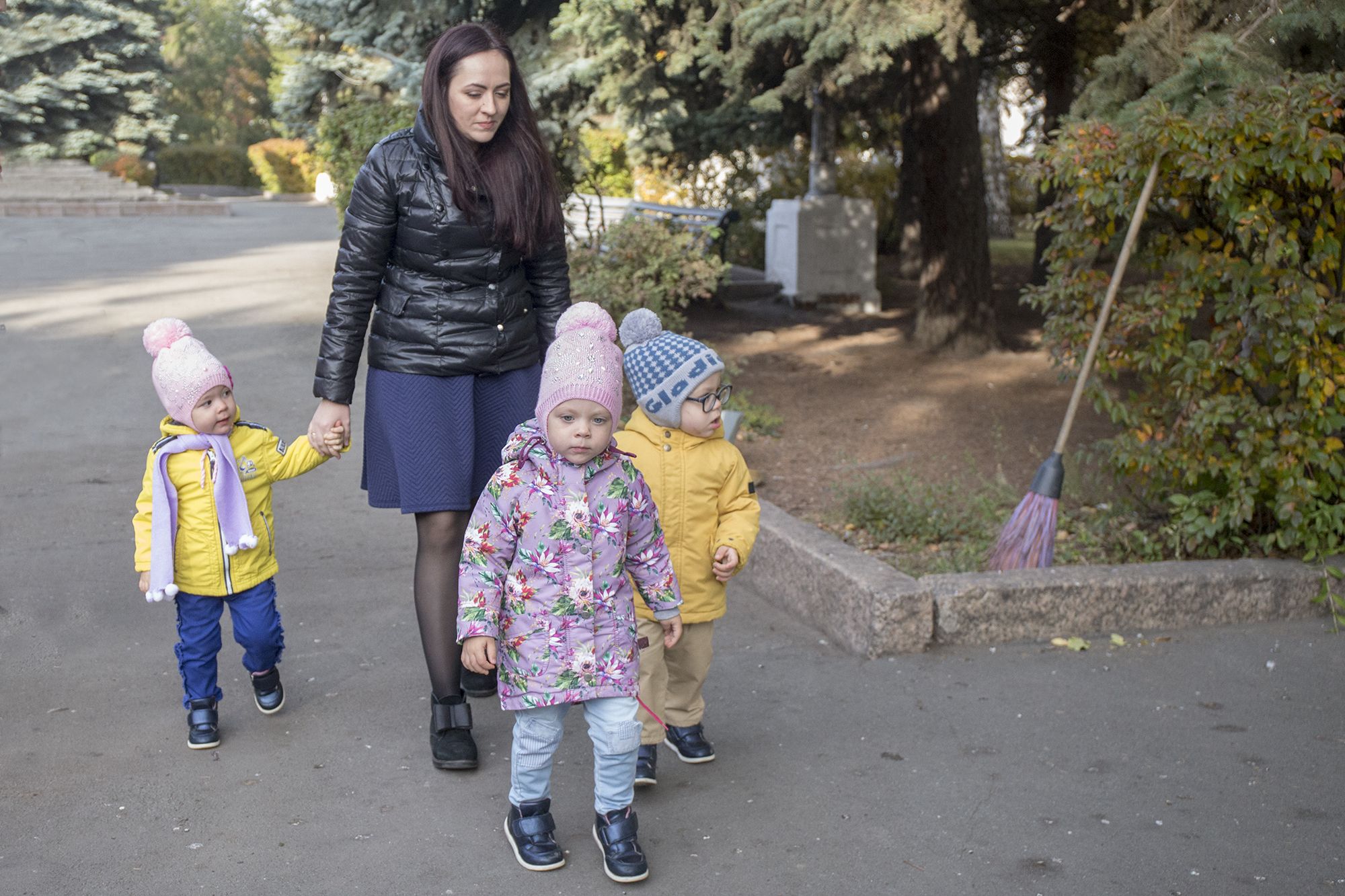 Семья, где родилась тройня, получила единовременное пособие от администрации Копейска