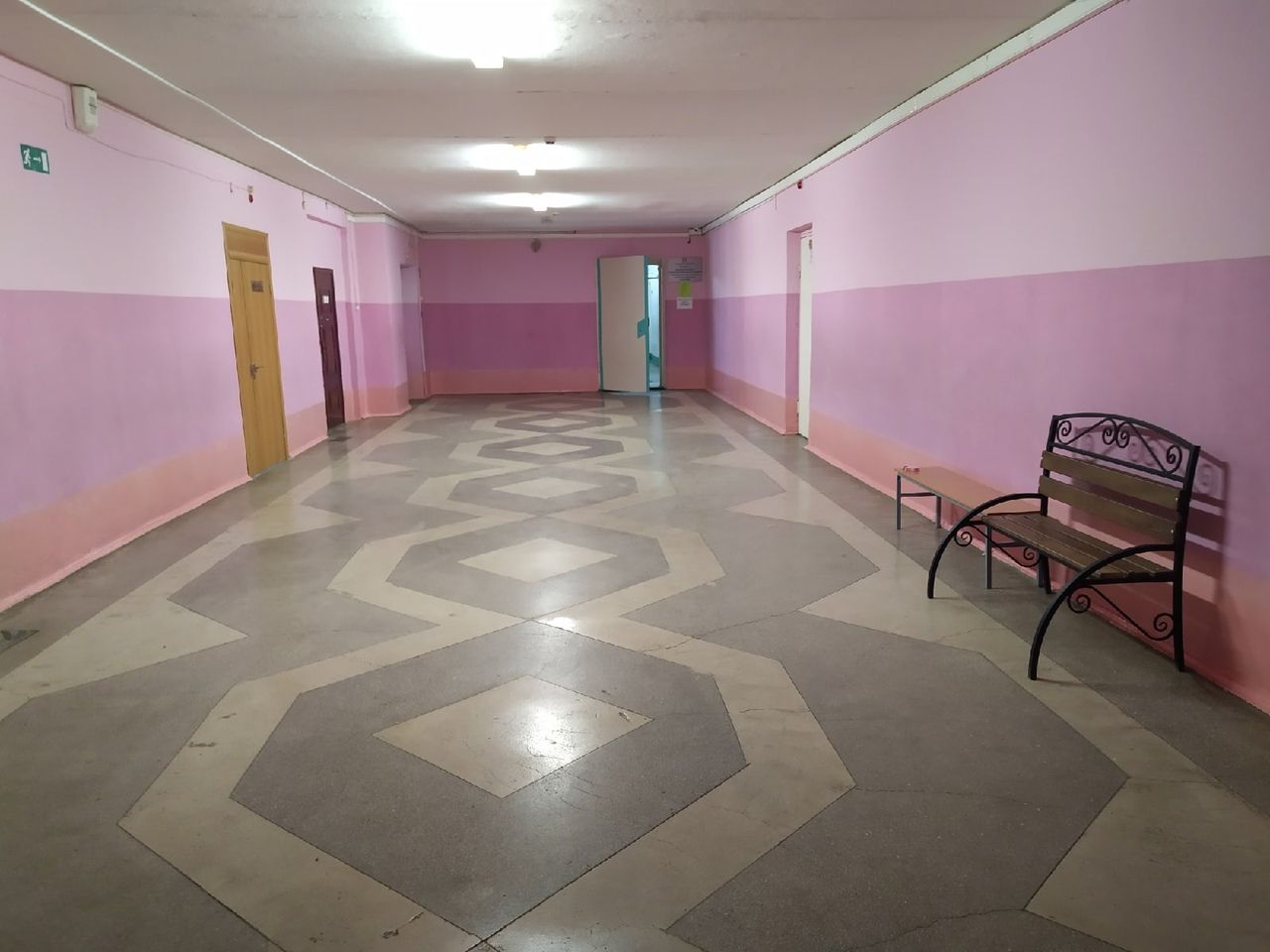 Из-за стрельбы в казанской школе на Южном Урале усилили меры безопасности