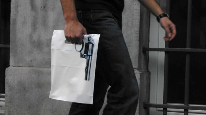 У копейчанина в пакете нашли пистолет