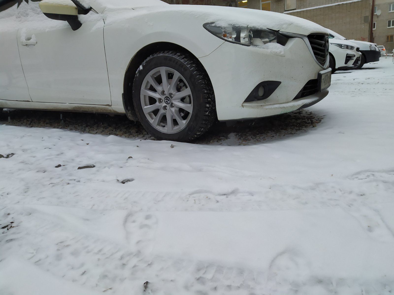 На улицы Копейска вышла снегоуборочная техника