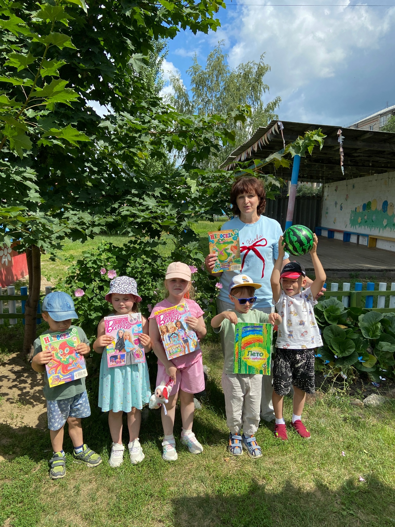  В Копейске библиотекарь подарила детям праздник книги