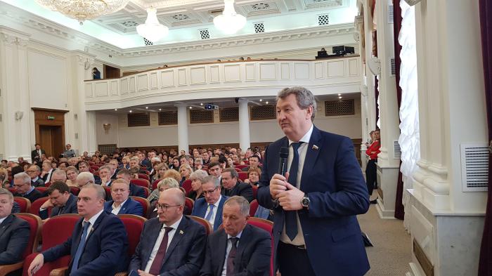 Анатолий Литовченко уверен, что Челябинску нужна программа развития поселков