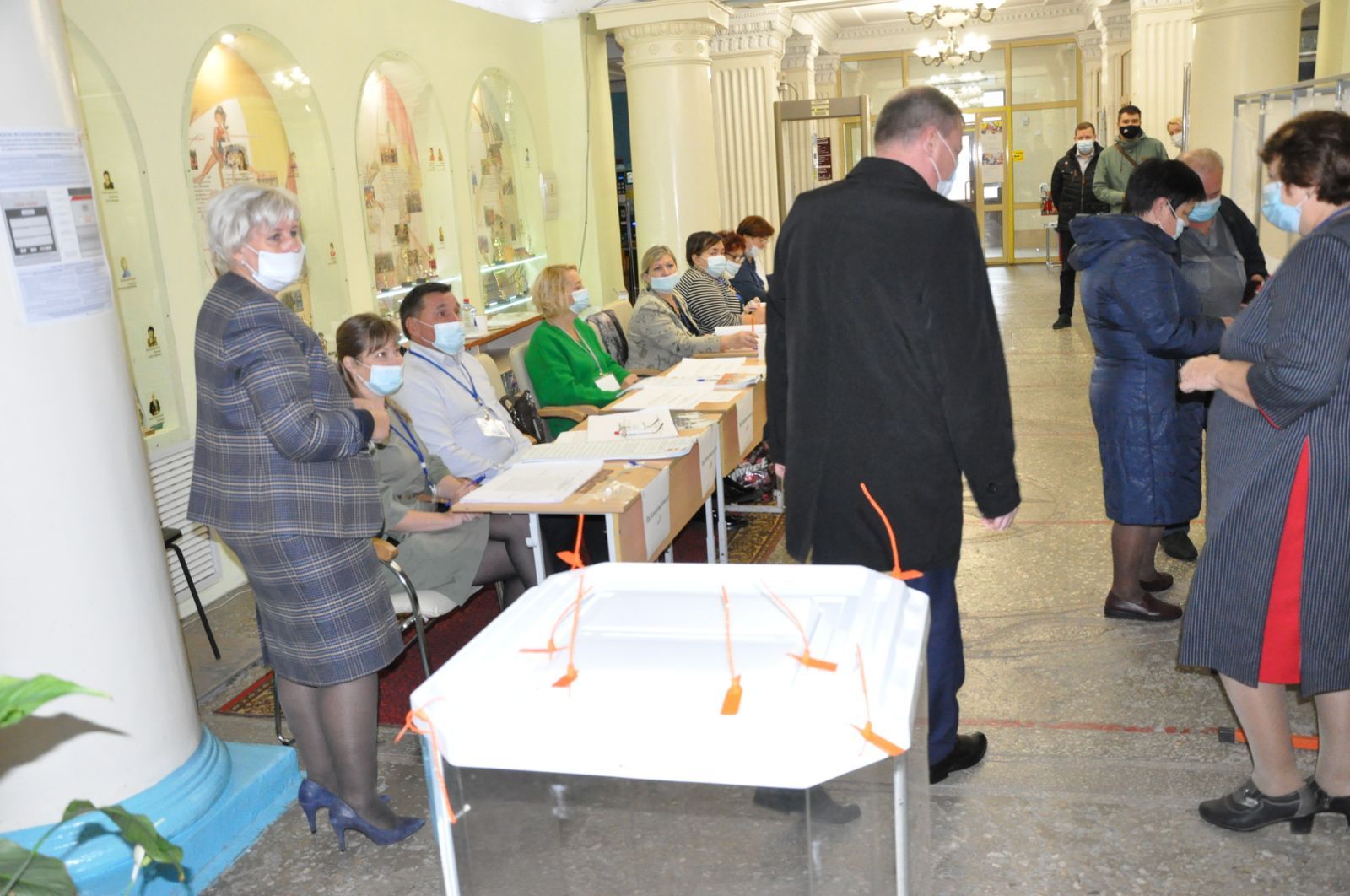 В Копейске на каждом избирательном участке работают наблюдатели