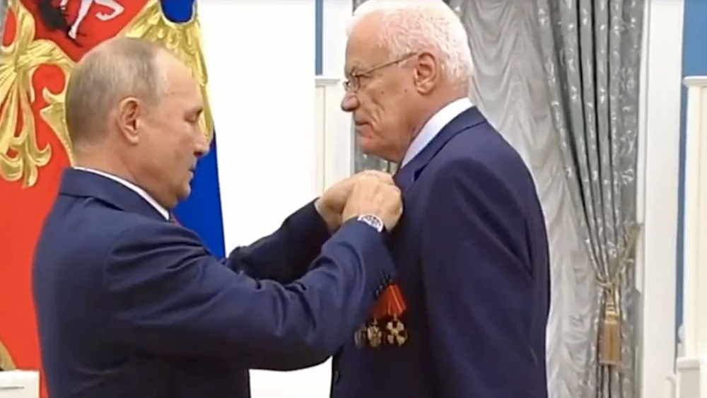 Путин присвоил звание Героя Труда ученому из Снежинска