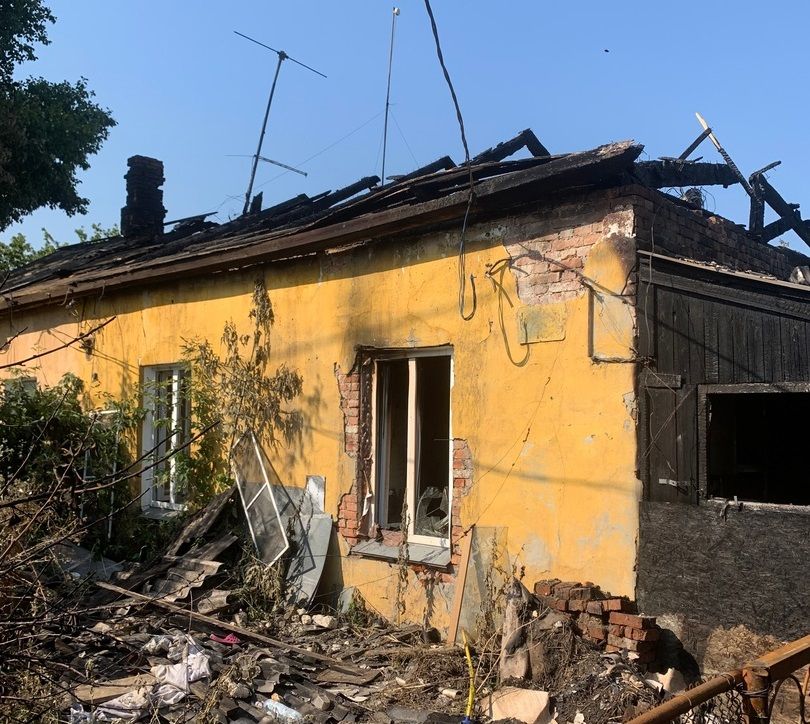 В Копейске ночью сгорел дом со всеми постройками