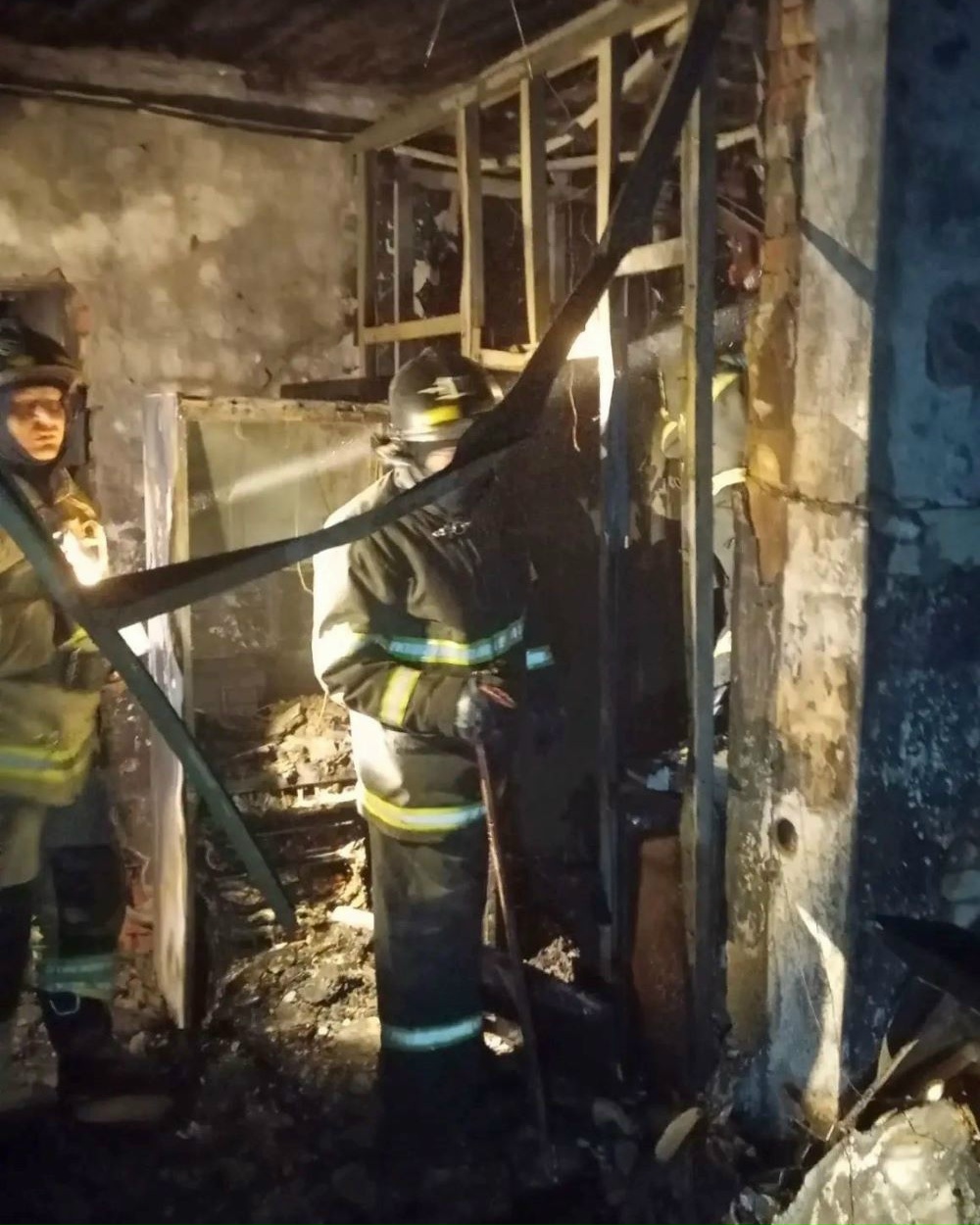 В Копейске пожар уничтожил квартиру из‑за обогревателя