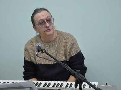 Валерий Ярушин споет с копейчанами