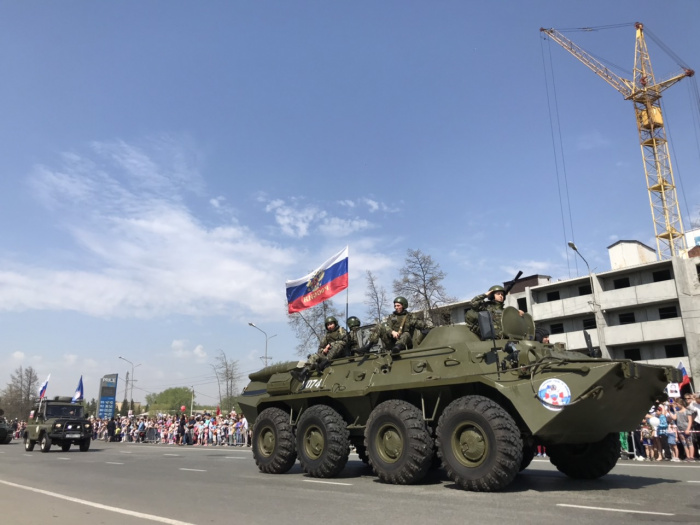 Тысячи копейчан посмотрели Парад Победы (фото, видео)