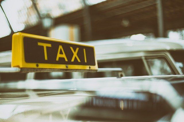 У жителя Копейска украли телефон в такси