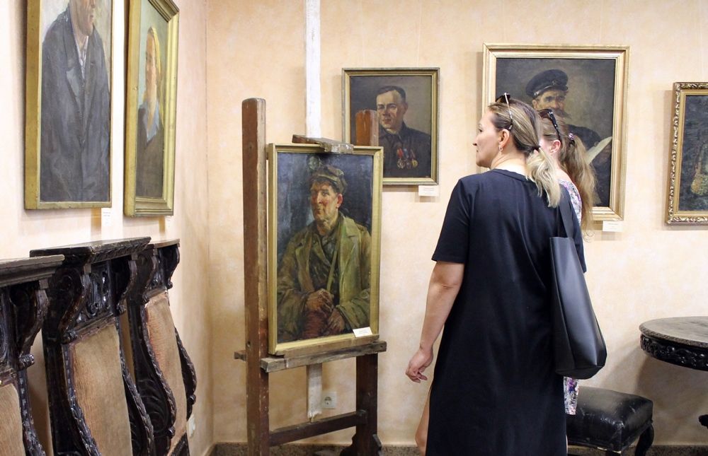 В Копейском краеведческом музее открылась выставка творчества Александра Козлова