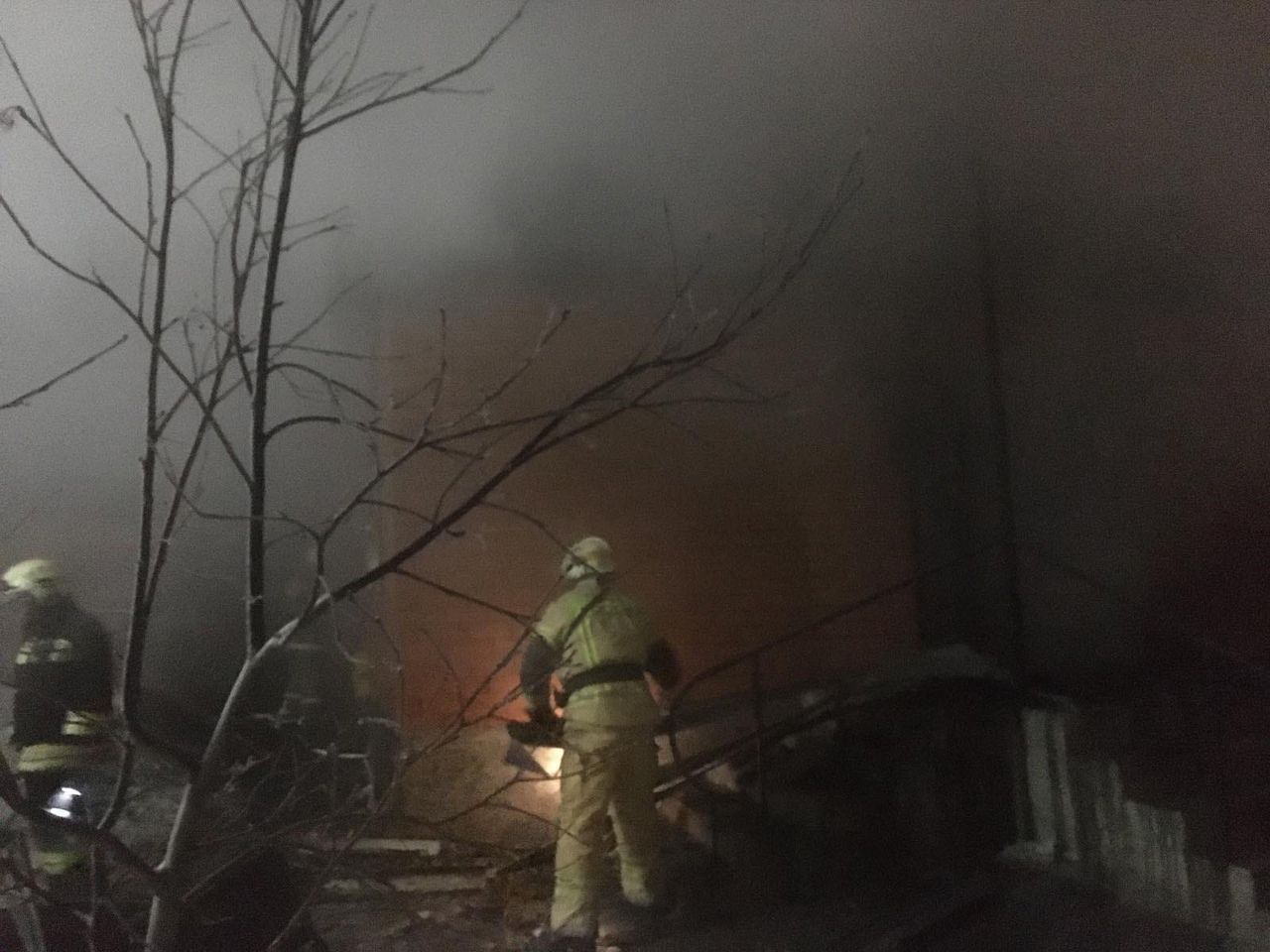 23 февраля в Старокамышинске сгорел двухэтажный дом