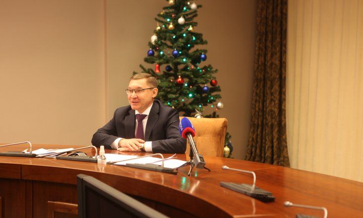 Полпред Президента в Уральском федеральном округе подарил подростку электрогитару