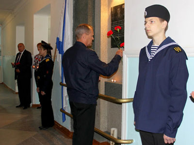 В Копейске почтили память моряков, погибших на "Курске"