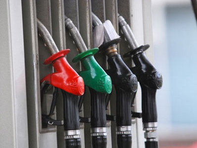 Автовладельцы Челябинска требуют снизить цены на бензин