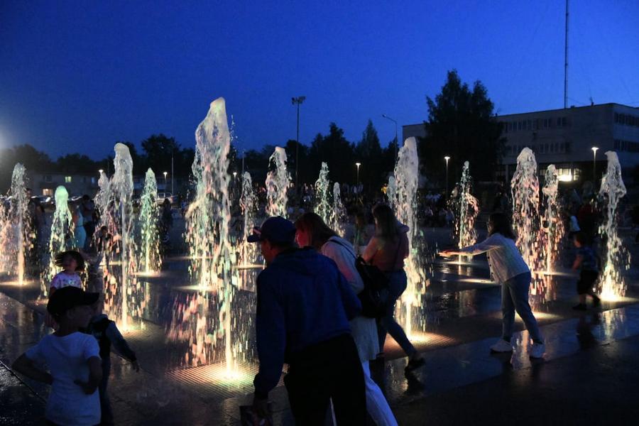 Необычный пешеходный фонтан открылся в Карабаше