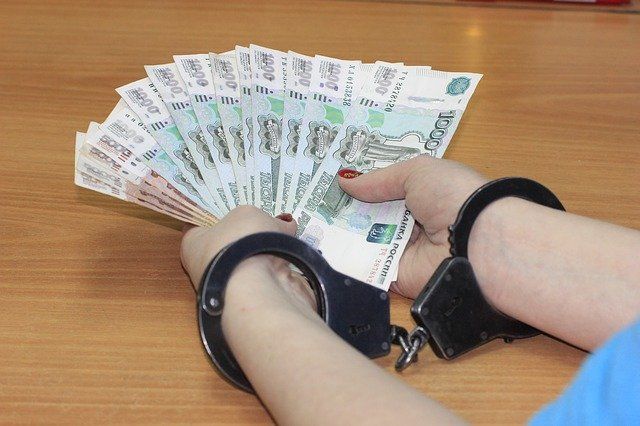 Щедрая душа: копейчанка «подарила» мошенникам 35 тысяч рублей