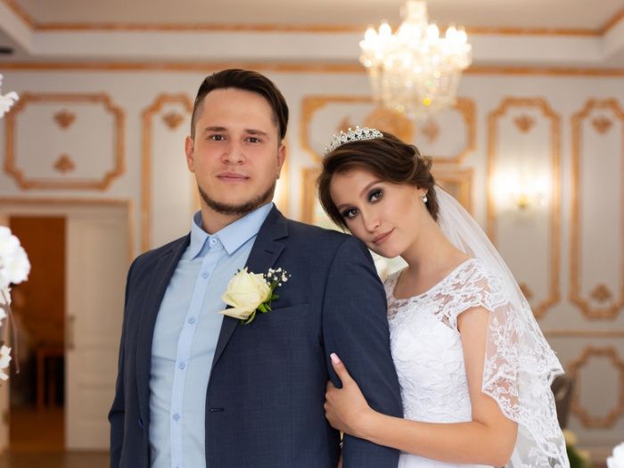 Десятки российских звезд поздравили копейскую семью с годовщиной свадьбы 