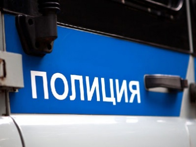 Трое парней жестоко избили и изнасиловали молодую женщину Трое парней жестоко избили и изнасиловали молодую женщину
