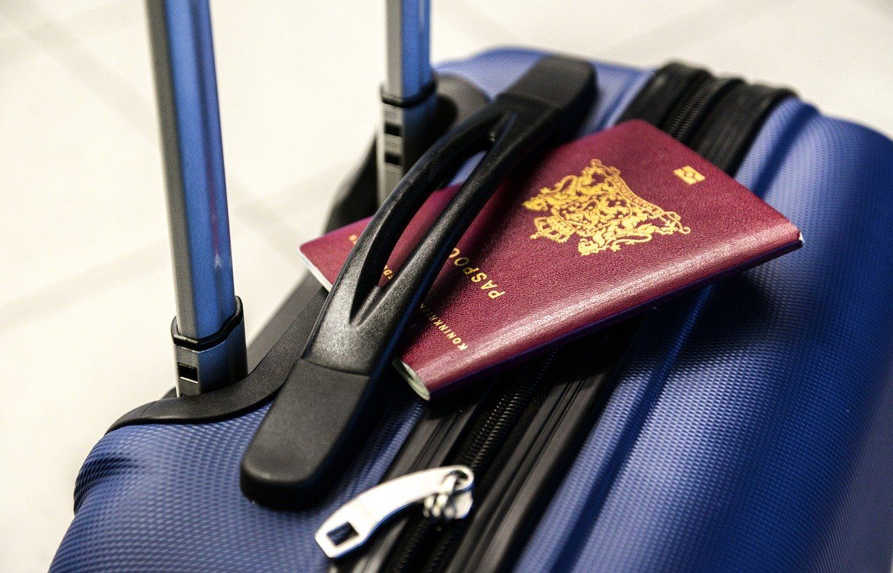  Грузчик в аэропорту Челябинска украл дизайнерскую сумочку