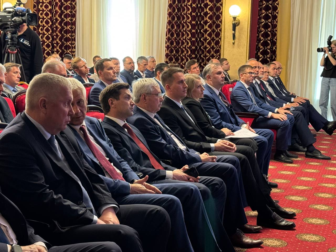 Южноуральские единороссы провели ротацию в руководстве реготделения партии