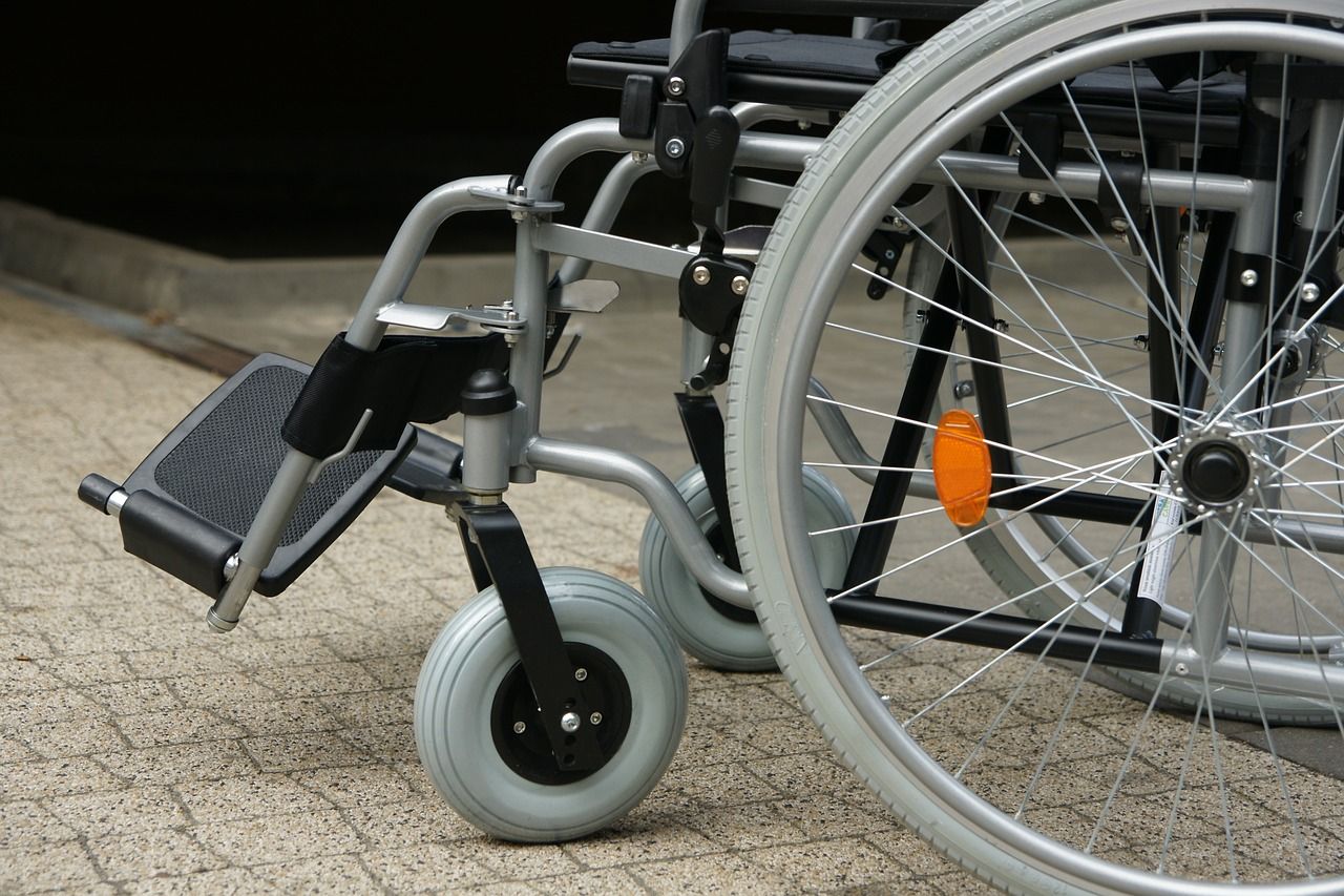 В челябинских домах появятся современные подъемники для инвалидов