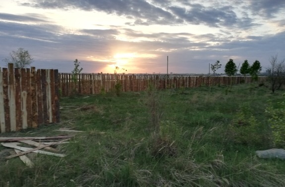 В Челябинске обнесли забором пляж на Смолино