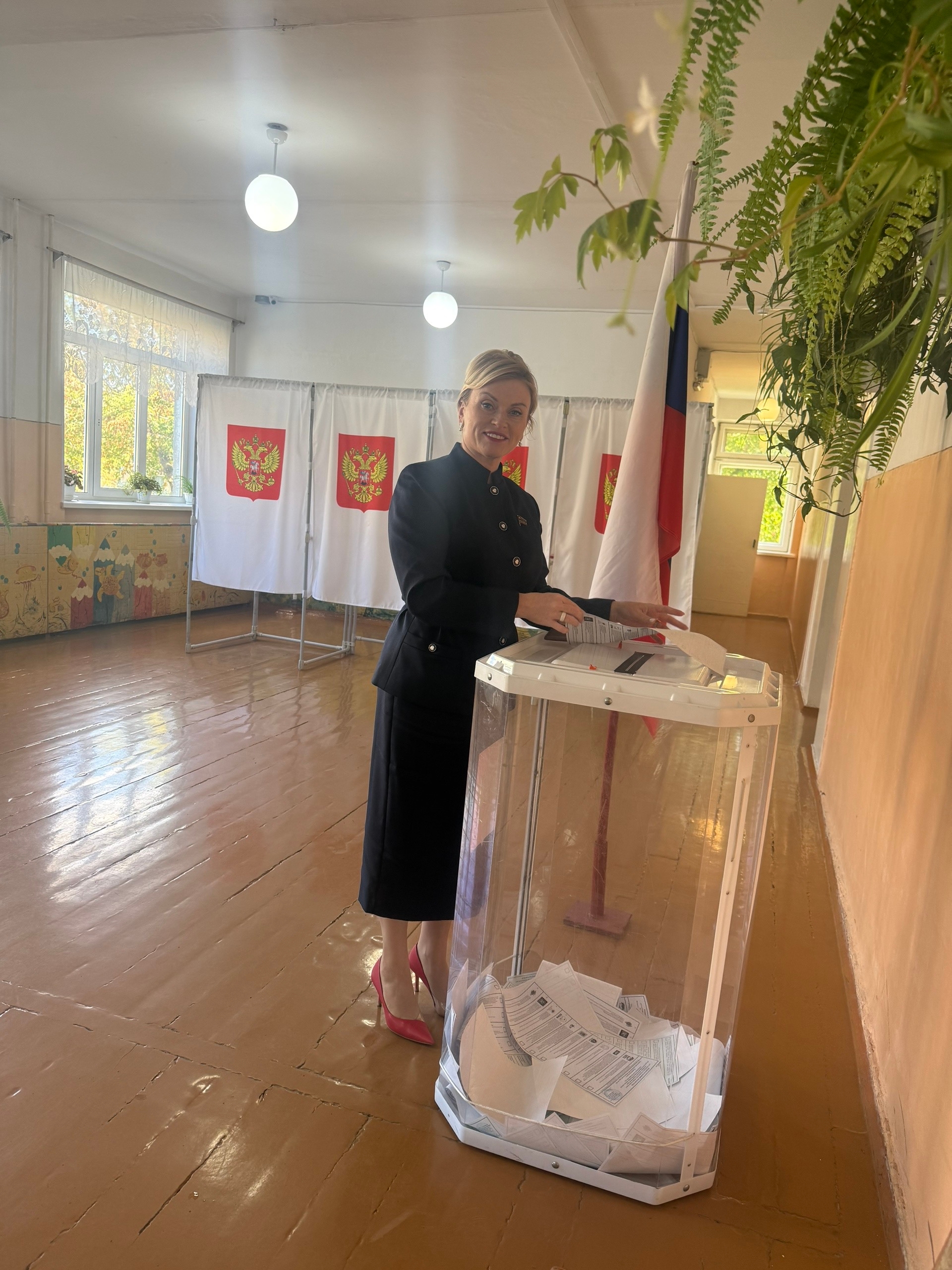 Наталья Никанорова проголосовала на выборах в Госдуму