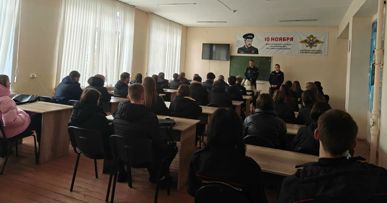 В Копейске студентов колледжа погрузили в тонкости службы в колониях