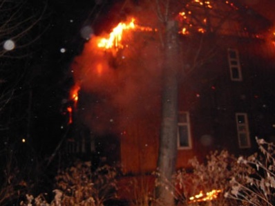 Многоквартирный дом сгорел в Челябинске