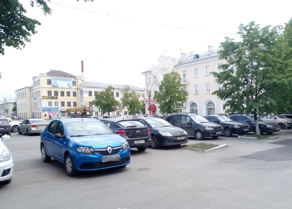 Житель сказал – власти сделали! После голосования копейчан в центре города должны появиться новые парковки